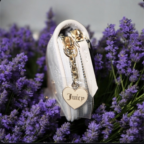 Juicy Couture Cream Wallet with Heart Charm - Picture 11 of 11